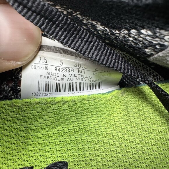 Nike Free RN Flyknit Shoes Womens Size 7.5 Black White Oreo Running 942839-101 - Picture 8 of 9